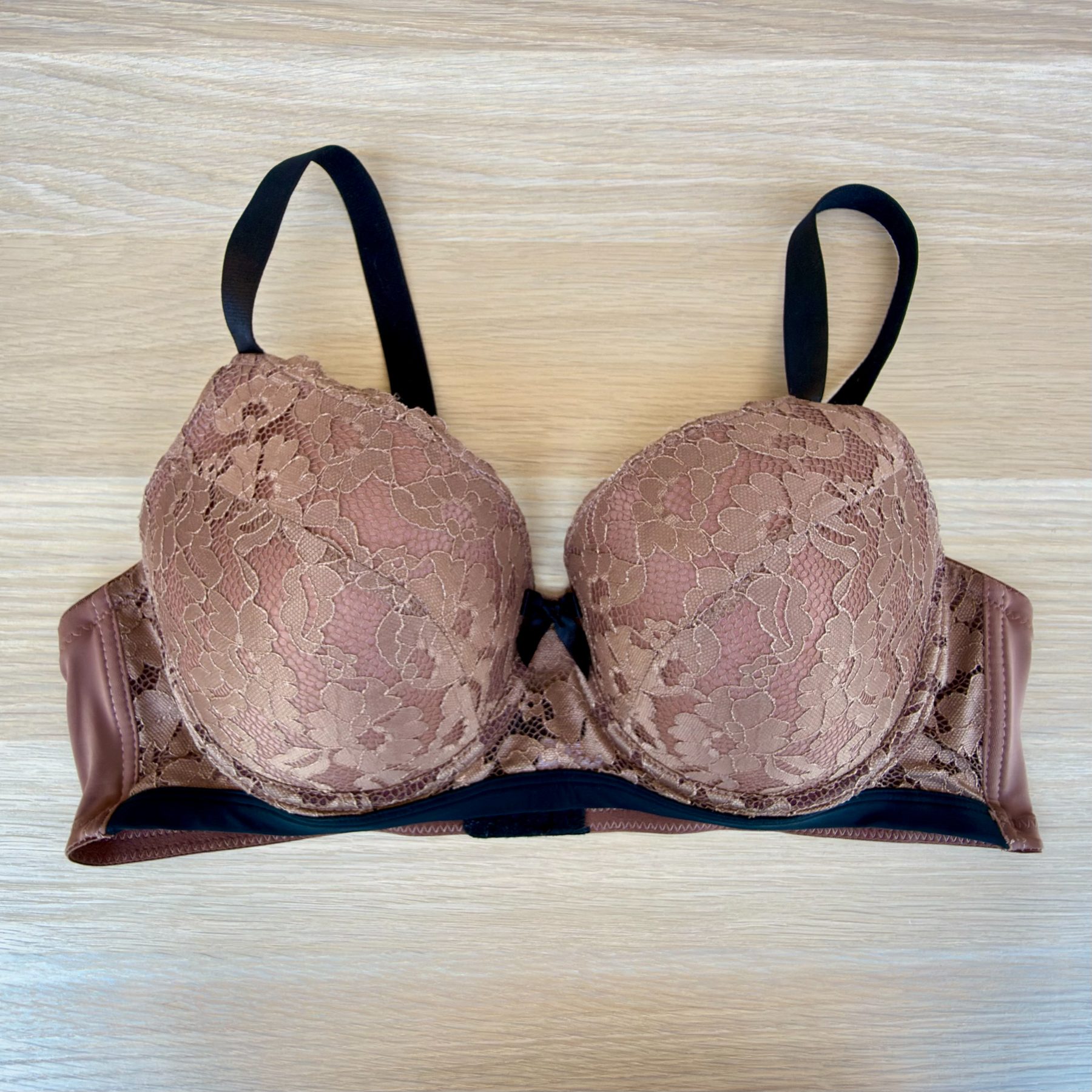 Soutien-gorge en dentelle 90C - photo 1 sur TheSwissDeal