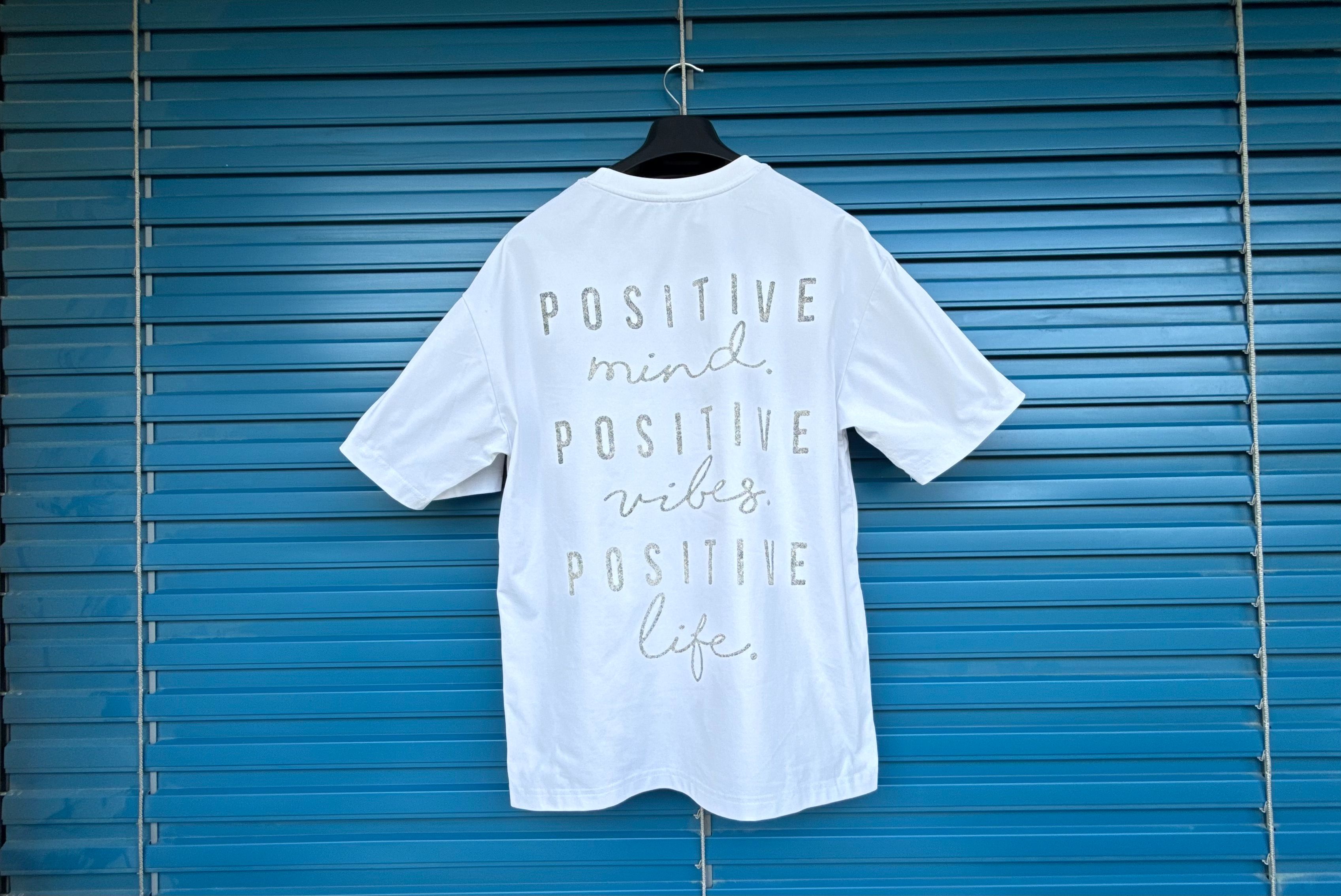 T-Shirt Oversize Femme Blanc Slogan Positif Argenté Taille M - photo 1 sur TheSwissDeal