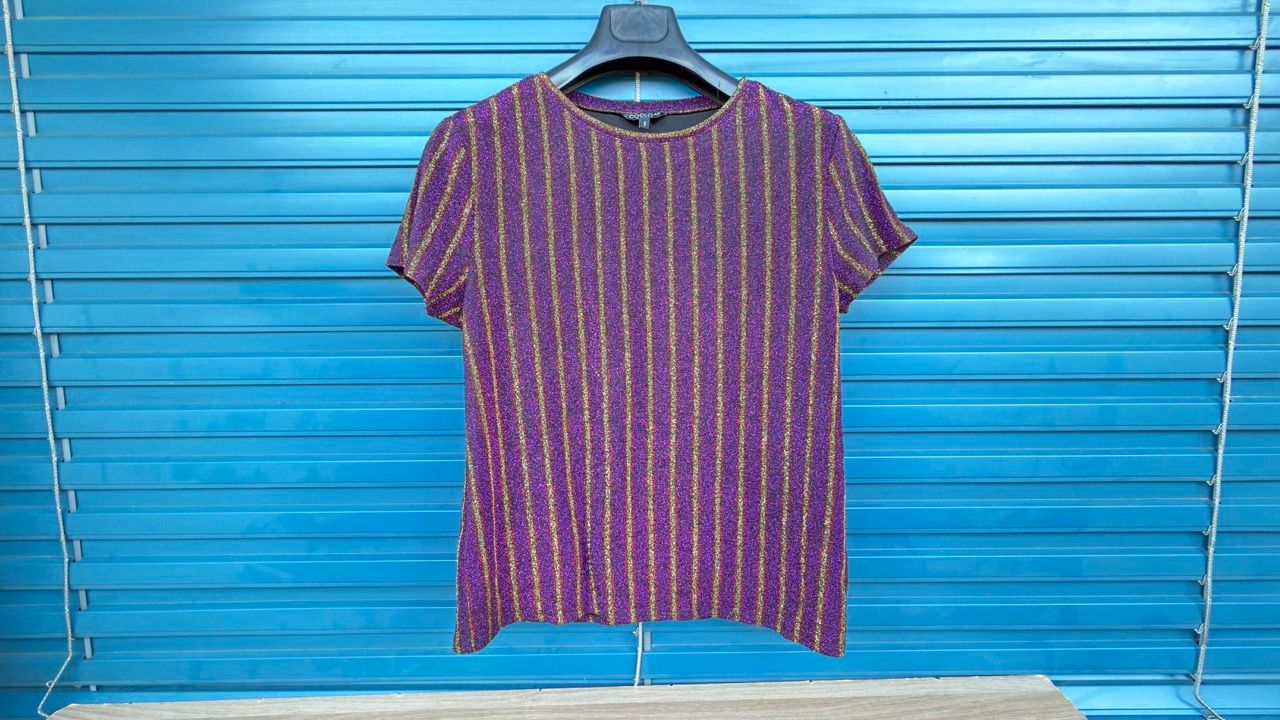 T-shirt rayé brillant COOLCAT taille S comme neuf! - photo 1 sur TheSwissDeal