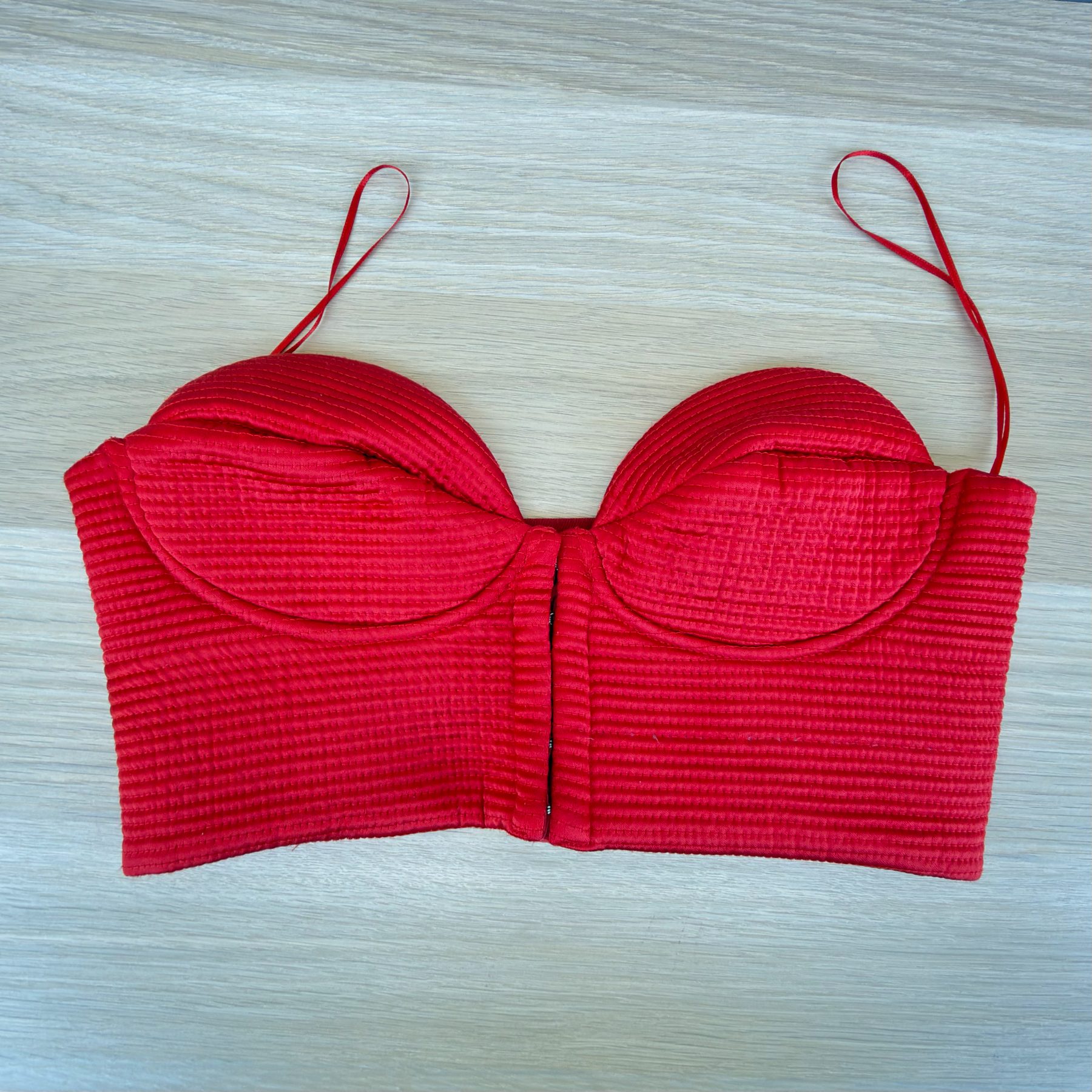 Top bustier rouge Zara - photo 1 sur TheSwissDeal