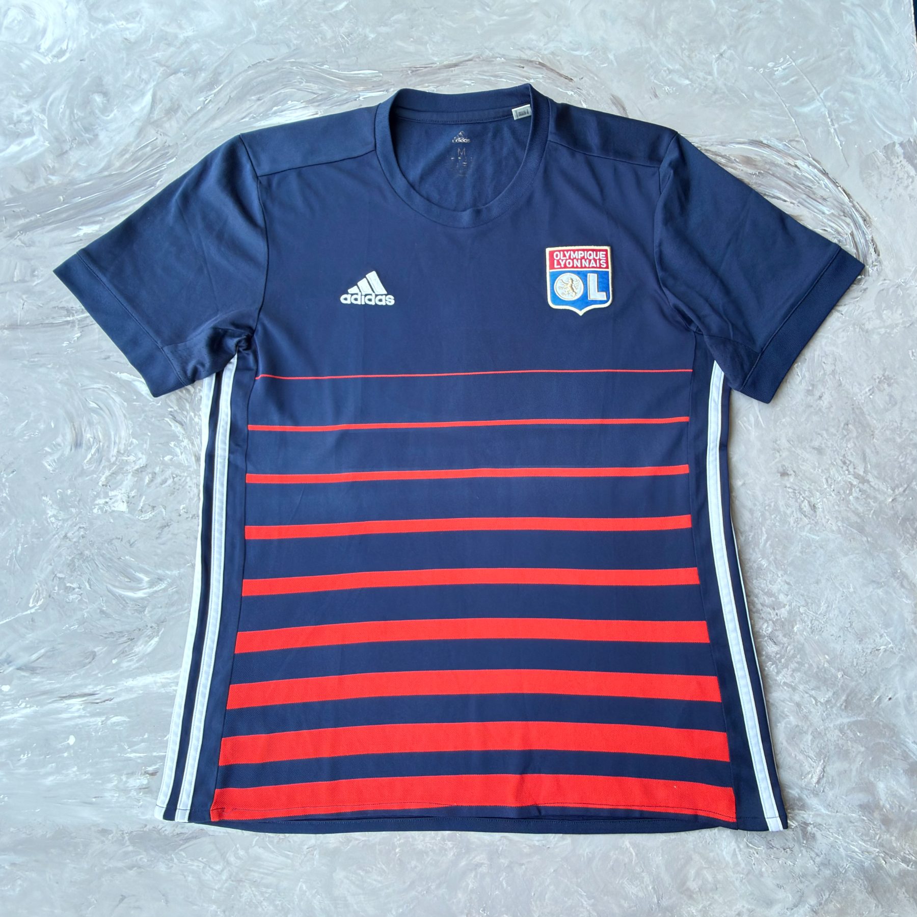 Maillot Extérieur Olympique Lyonnais 2017/18 — Adidas — Taille M - photo 1 sur TheSwissDeal