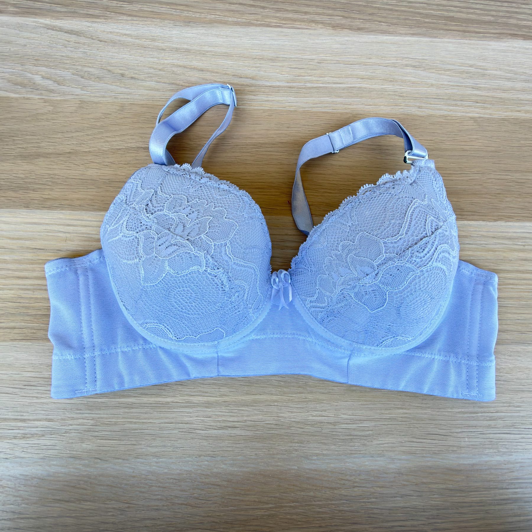 Soutien-gorge pastel en dentelle - photo 1 sur TheSwissDeal