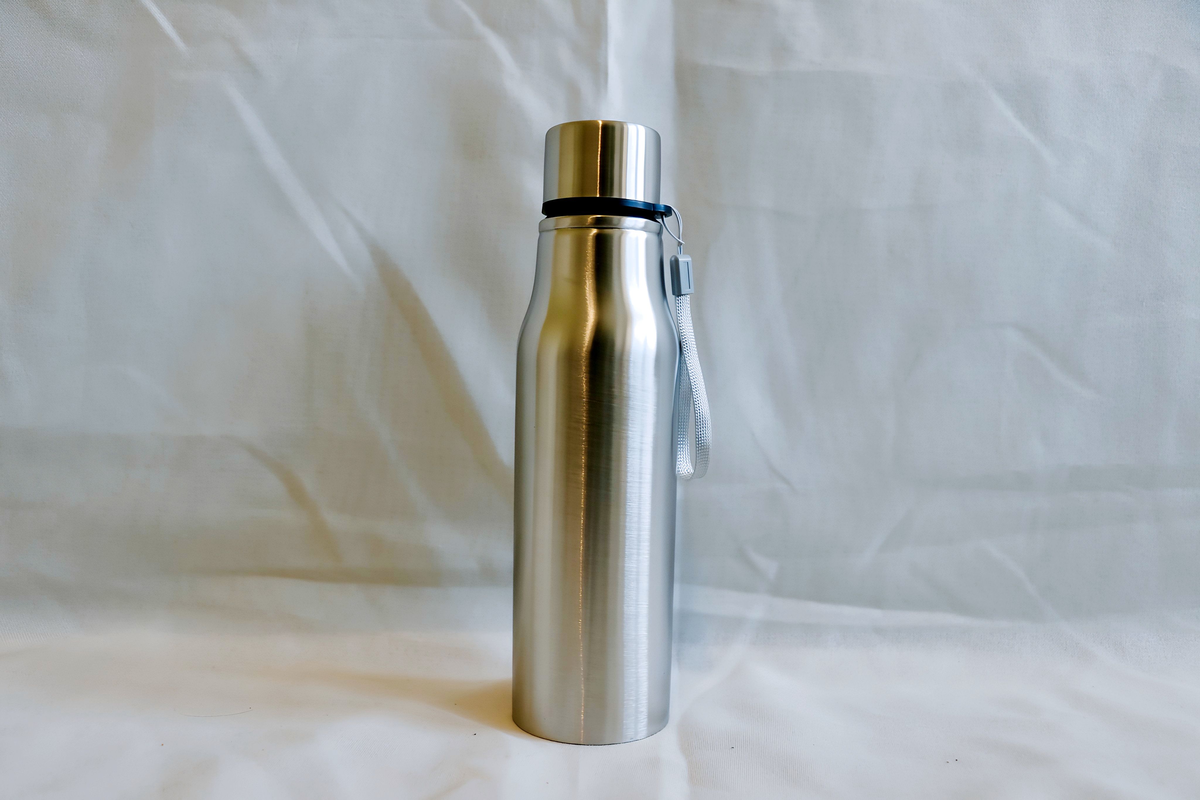 Gourde inox 750ml isotherme – bouteille thermos étanche - photo 1 sur TheSwissDeal