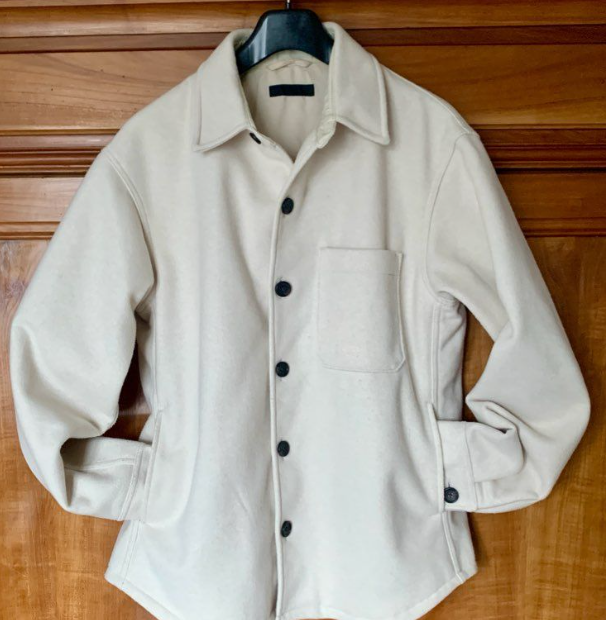 Veste crème / écrue – taille s - photo 1 sur TheSwissDeal