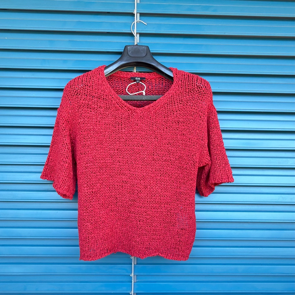C&A RED KNIT TOP TRICOTÉ LÉGER – COUPE RELAXED - photo 1 sur TheSwissDeal