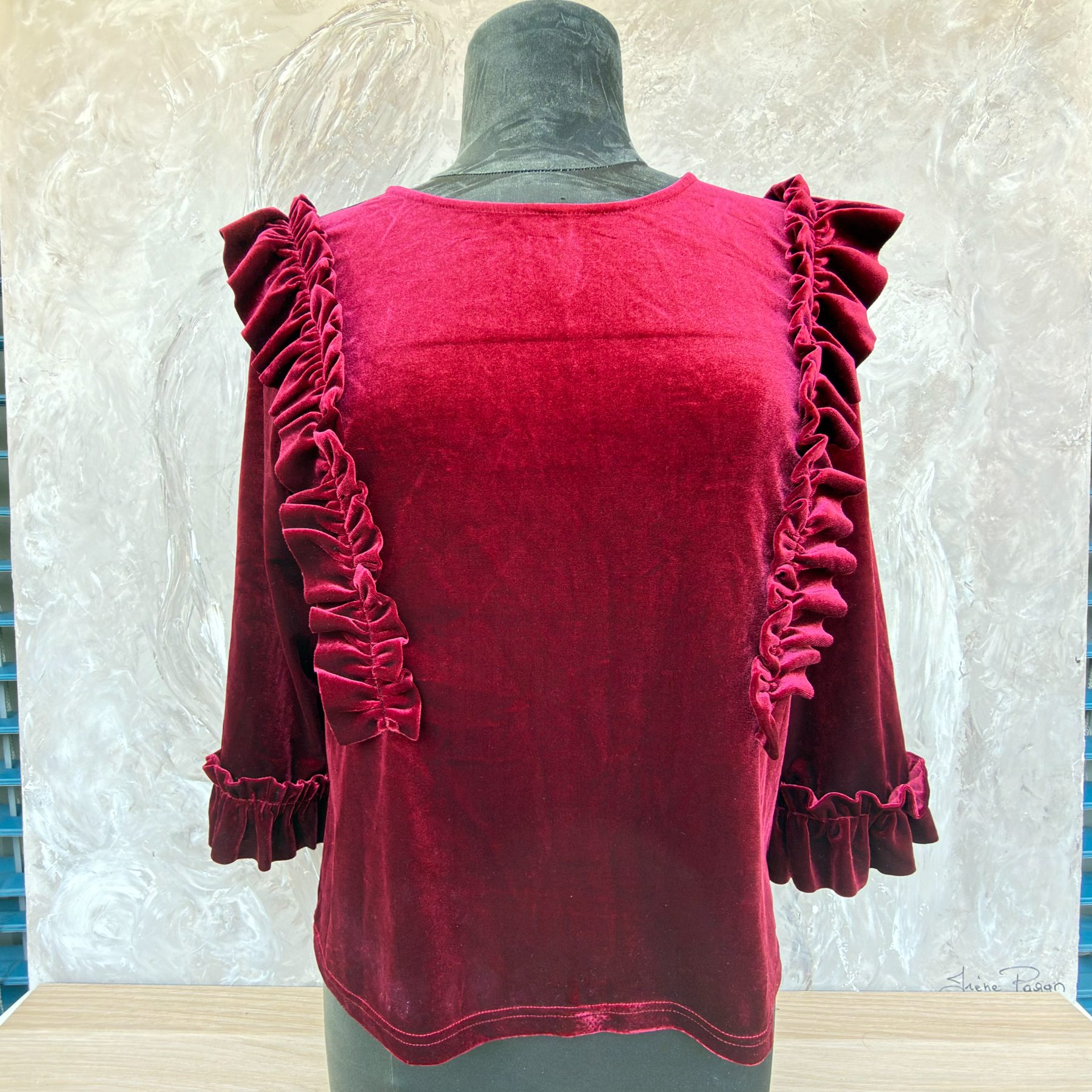 Top en velours à volants Bracken - photo 1 sur TheSwissDeal