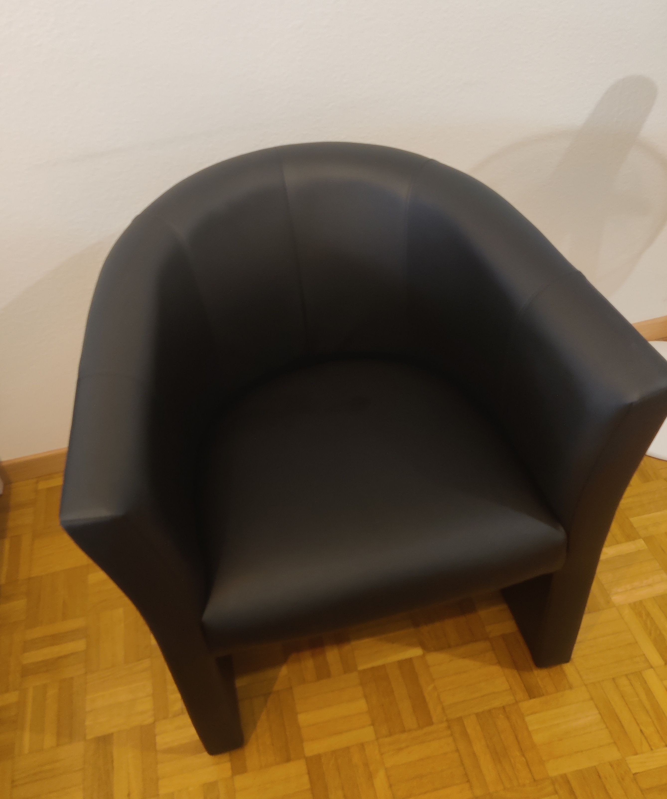 Black Armchair - new condition - photo 1 sur TheSwissDeal